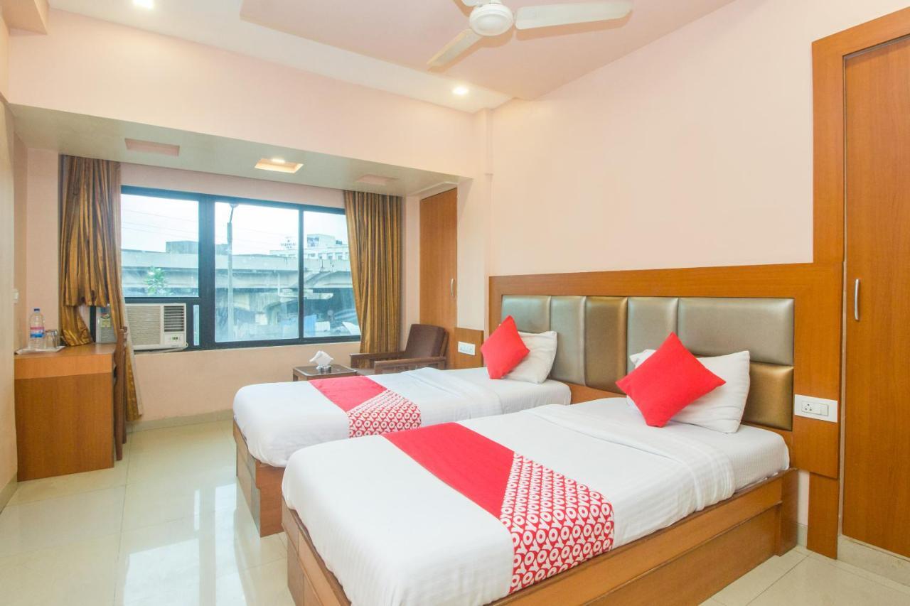 Oyo Hotel Sarovar Grand Kalamboli Екстер'єр фото