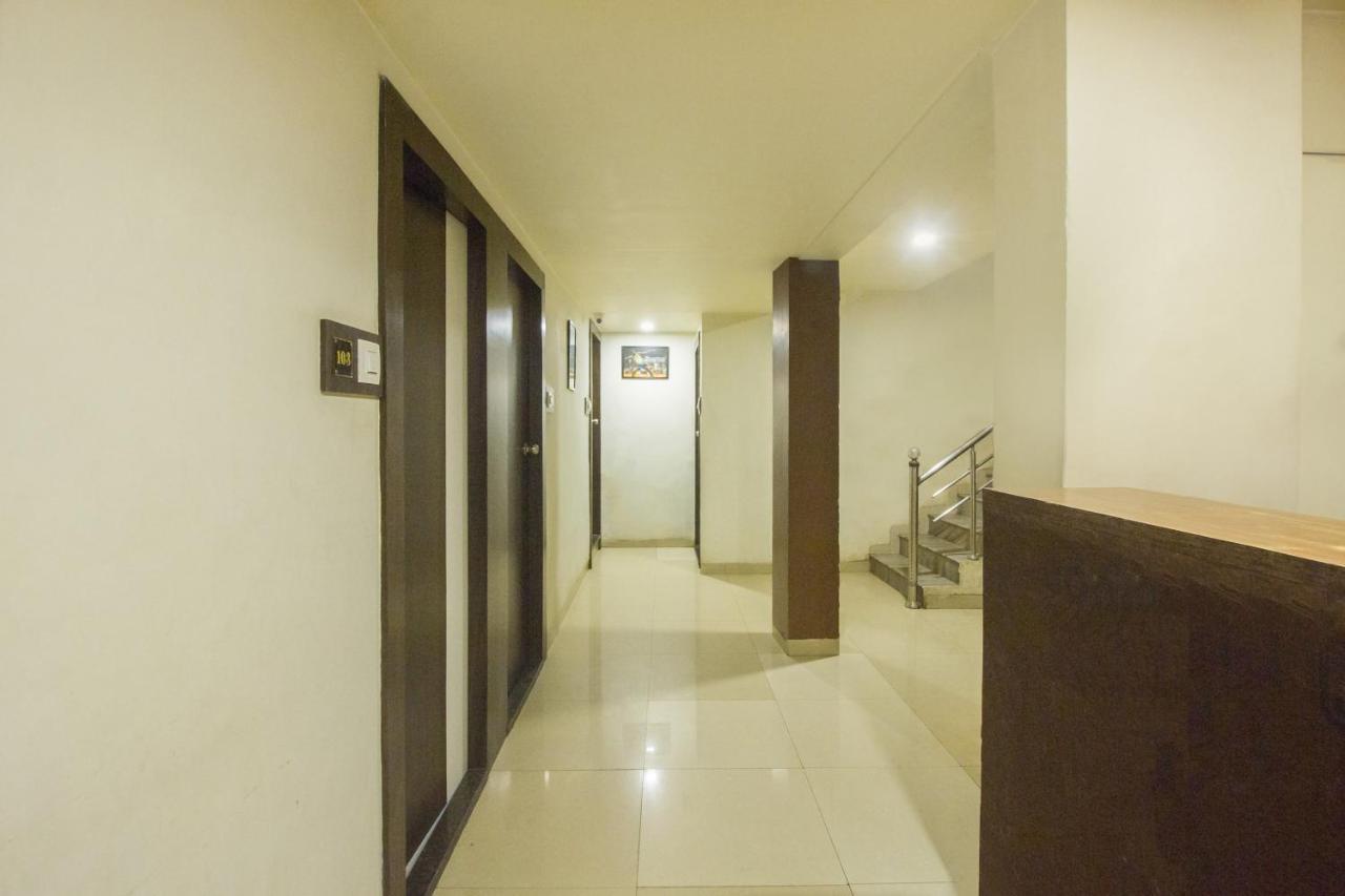 Oyo Hotel Sarovar Grand Kalamboli Екстер'єр фото