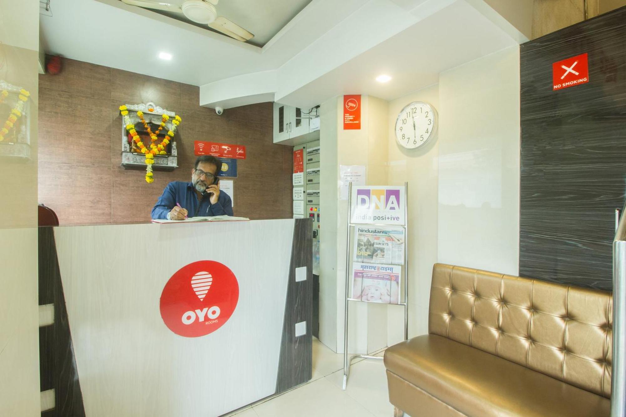 Oyo Hotel Sarovar Grand Kalamboli Екстер'єр фото