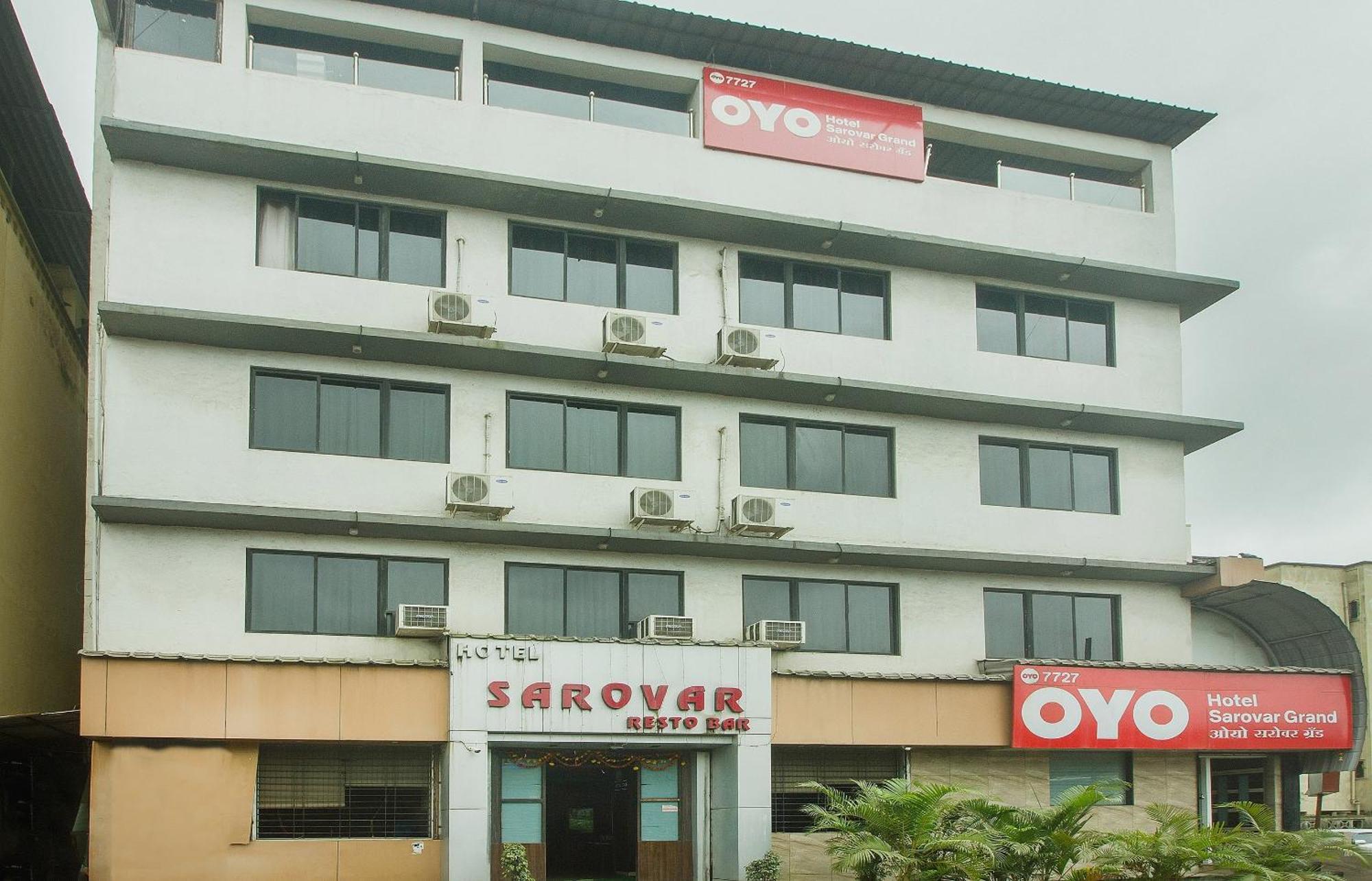Oyo Hotel Sarovar Grand Kalamboli Екстер'єр фото