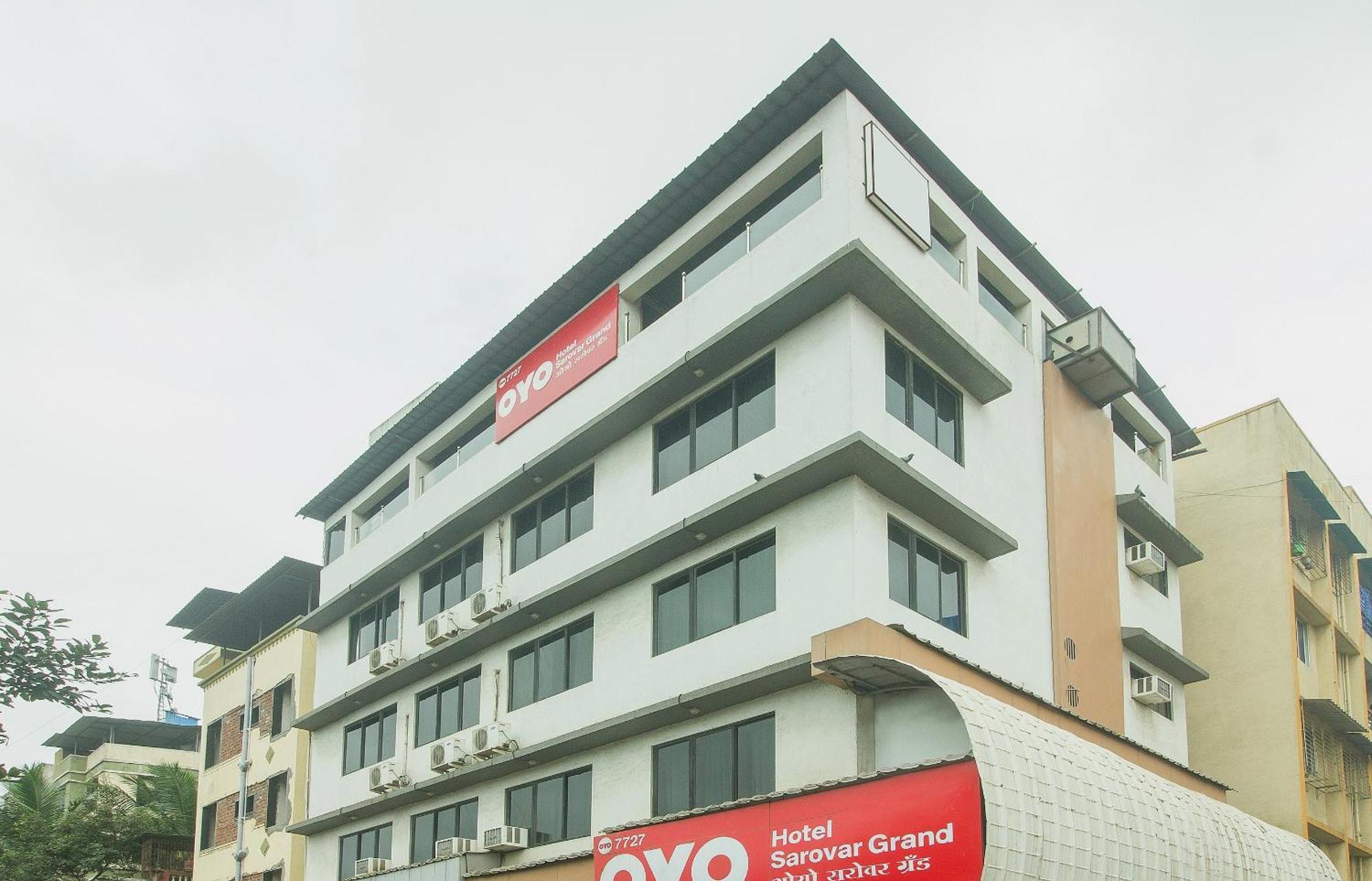 Oyo Hotel Sarovar Grand Kalamboli Екстер'єр фото