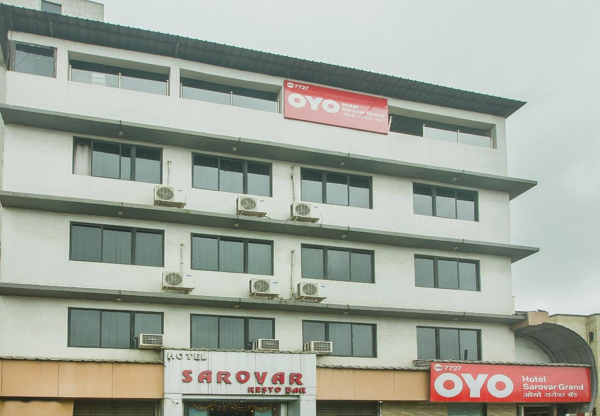 Oyo Hotel Sarovar Grand Kalamboli Екстер'єр фото